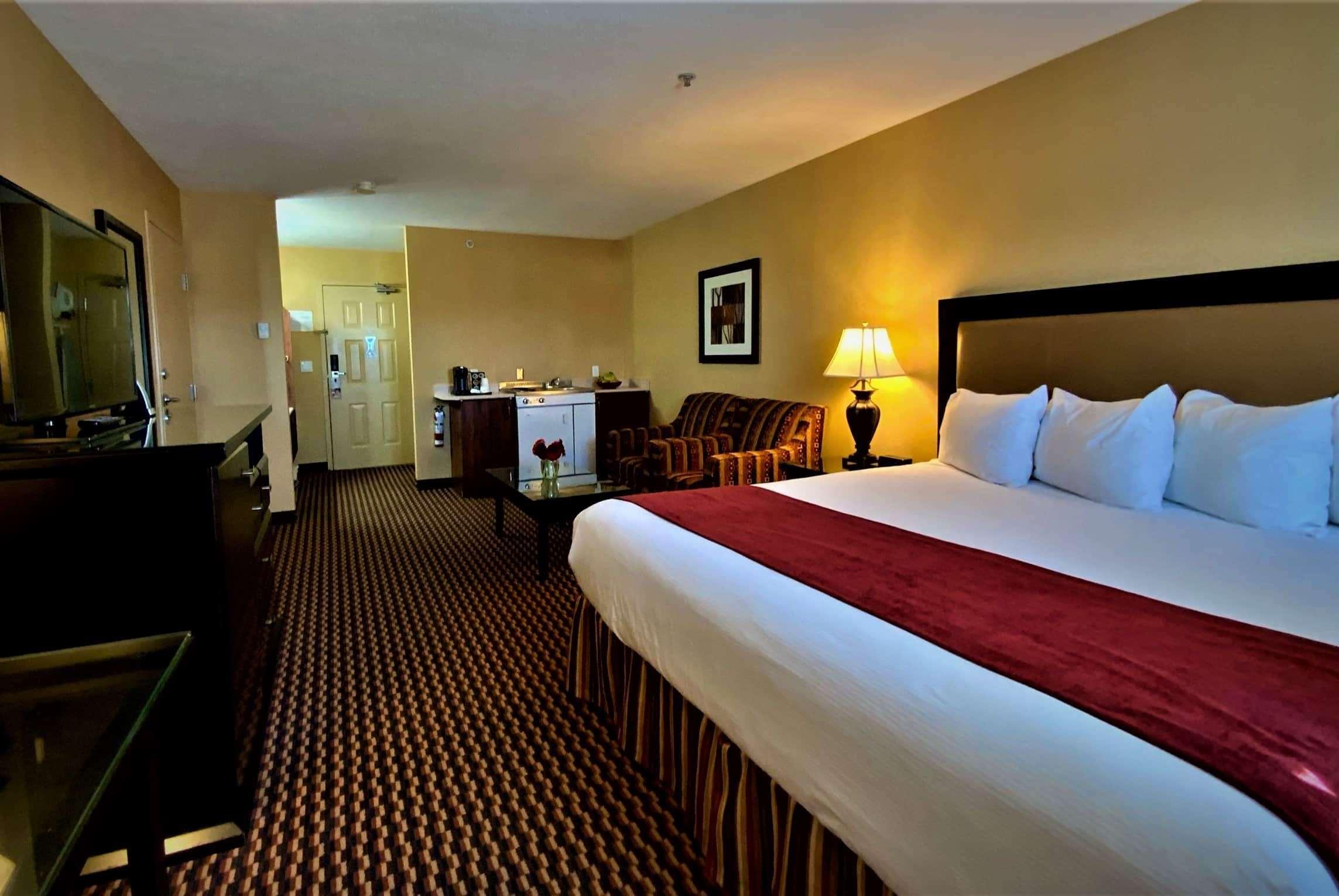 Ramada By Wyndham Surrey/langley 3* Surrey