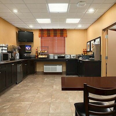 Hotel Ramada By Wyndham Surrey/langley 3*